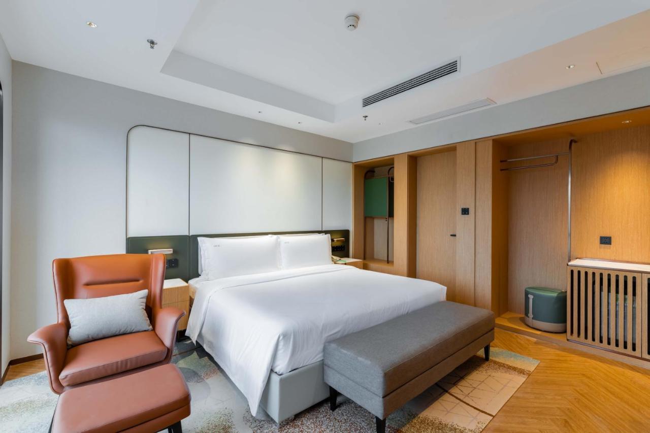 Holiday Inn Chongqing Guanyinqiao, An Ihg Hotel Экстерьер фото